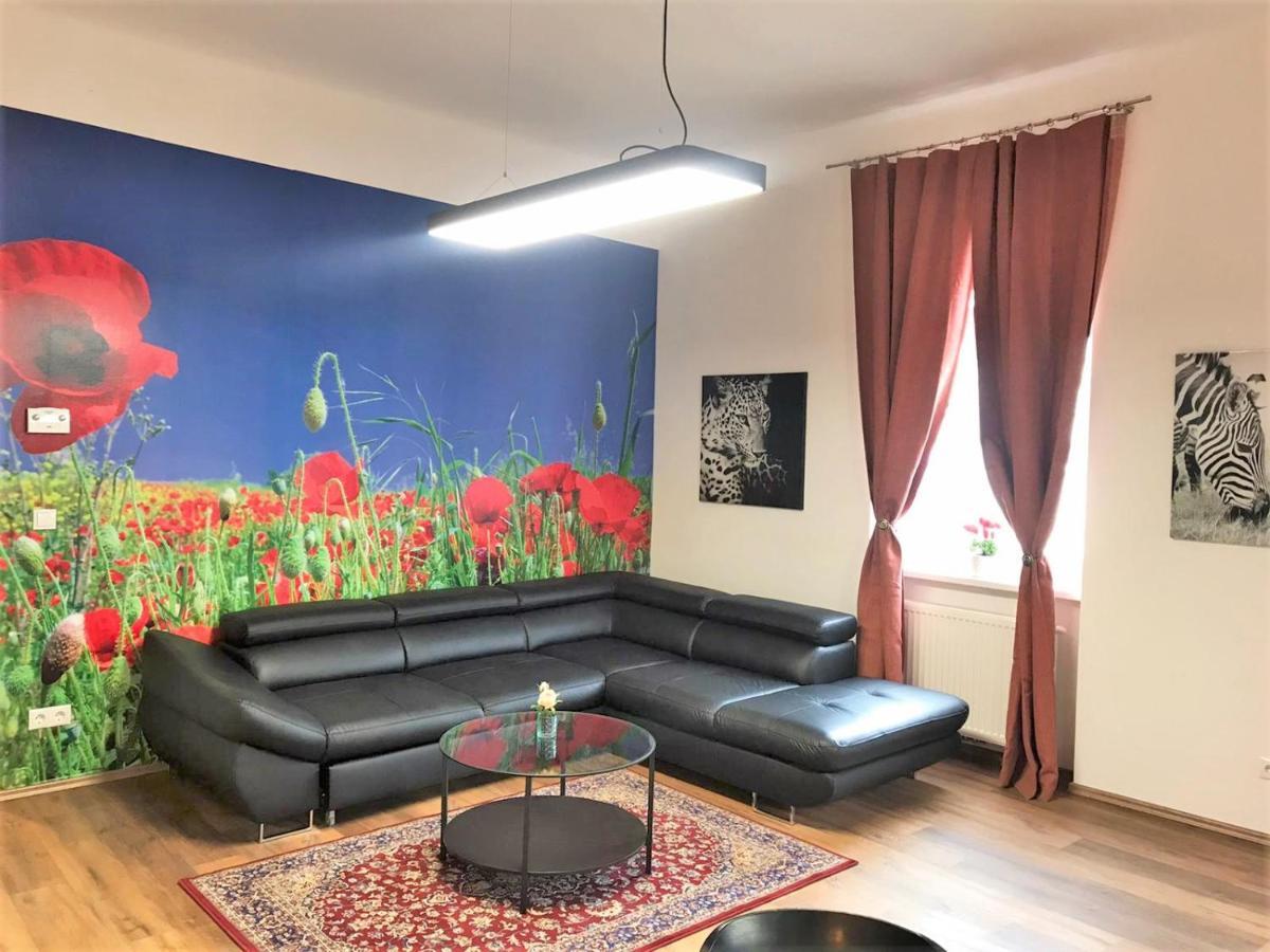 Studio & Apartments Near Reumannplatz Vienna Exterior photo